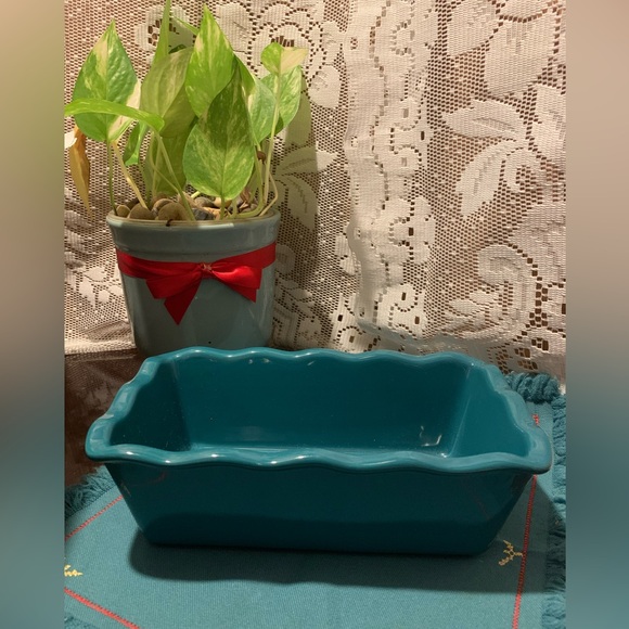 ✨⚡️💥 CELEBRATE IT Baking Ruffle Edge Scalloped Dish, Turquoise Oven Loaf Pan - Picture 2 of 7